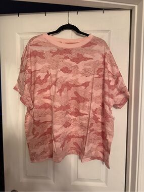 Old Navy Pink Camo Short Sleeve Tee